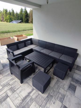 Narożnik do ogrodu Relly VII grafit ze stołem podnoszonym i fotelem + pufy