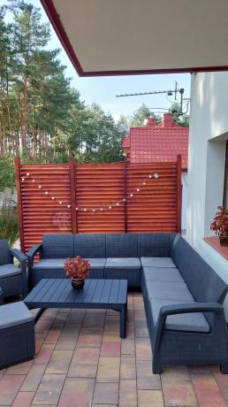 Narożnik do ogrodu Relly VII grafit ze stołem podnoszonym i fotelem + pufy