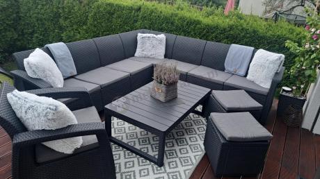 Narożnik do ogrodu Relly VII grafit ze stołem podnoszonym i fotelem + pufy