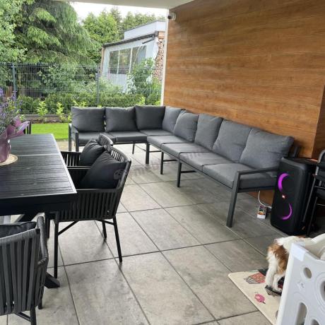 Narożnik na taras na metalowym stelażu ze stołem 160cm i pufami - Sodor Corner XXL - Dark Grey