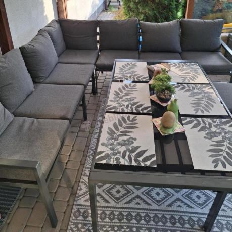 Narożnik na taras na metalowym stelażu ze stołem 160cm i pufami - Sodor Corner XXL - Dark Grey