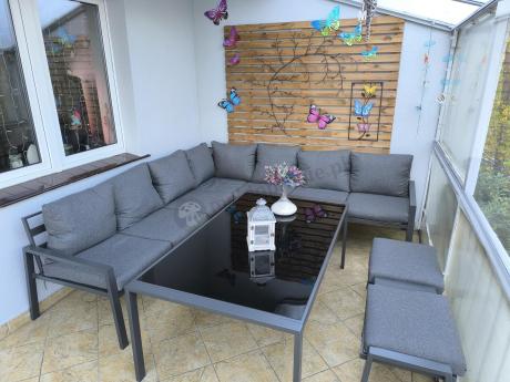 Narożnik na taras na metalowym stelażu ze stołem 160cm i pufami - Sodor Corner XXL - Dark Grey