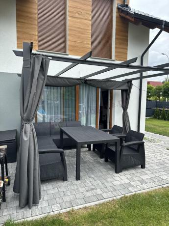 Narożnik na taras Rellme VI ze stołem obiadowym i 2 fotelami grafit