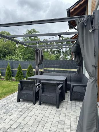 Narożnik na taras Rellme VI ze stołem obiadowym i 2 fotelami grafit