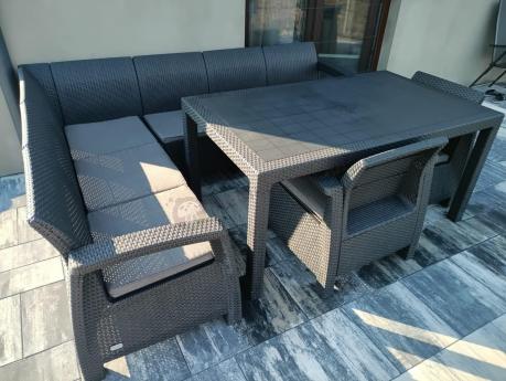 Narożnik na taras Rellme VI ze stołem obiadowym i 2 fotelami grafit