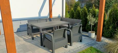 Narożnik na taras Rellme VI ze stołem obiadowym i 2 fotelami grafit