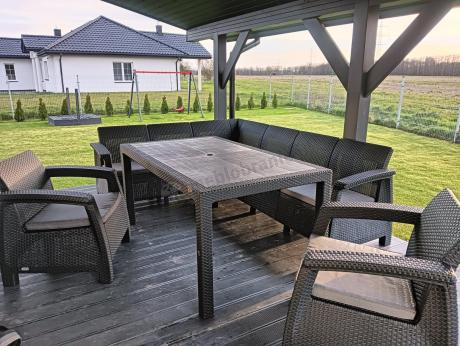 Narożnik na taras Rellme VI ze stołem obiadowym i 2 fotelami grafit