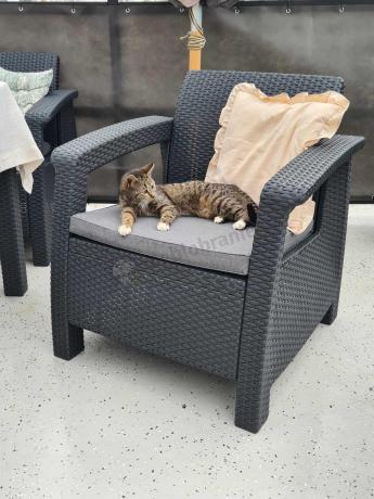 Narożnik na taras Rellme VI ze stołem obiadowym i 2 fotelami grafit