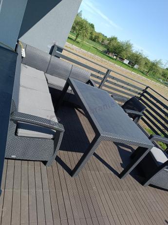 Narożnik na taras Rellme VI ze stołem obiadowym i 2 fotelami grafit