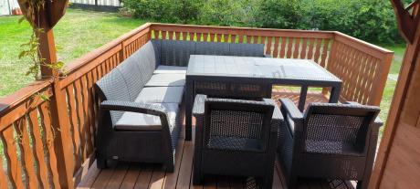 Narożnik na taras Rellme VI ze stołem obiadowym i 2 fotelami grafit