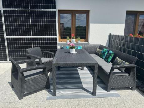 Narożnik na taras Rellme VI ze stołem obiadowym i 2 fotelami grafit
