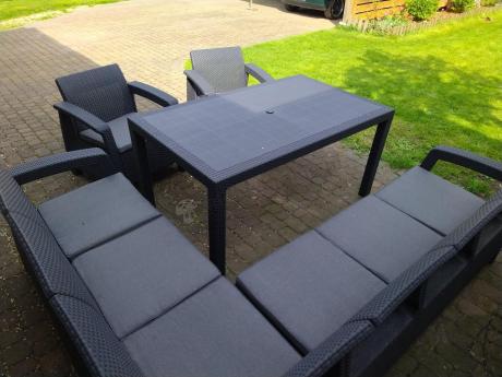 Narożnik na taras Rellme VI ze stołem obiadowym i 2 fotelami grafit