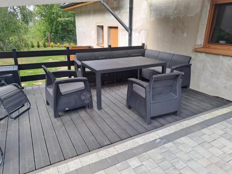 Narożnik na taras Rellme VI ze stołem obiadowym i 2 fotelami grafit