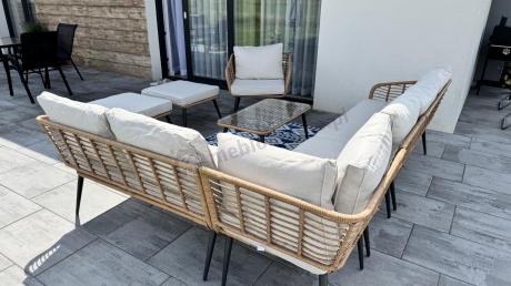 Narożnik ogrodowy boho rope style z dużym stołem, fotelem i pufami Torgiano Corner XL beżowy