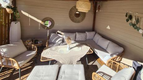 Narożnik ogrodowy boho rope style z dużym stołem, fotelem i pufami Torgiano Corner XL beżowy