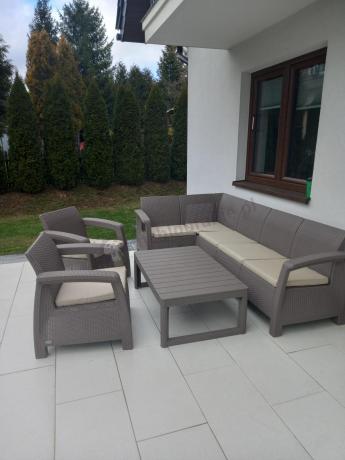 Narożnik ogrodowy z podnoszonym stołem Relly z dwoma fotelami cappuccino