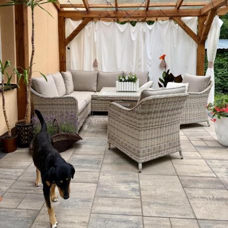 Narożnik tarasowy 207x207cm ze stołem obiadowym 95x95cm i fotelami Novici - Beige