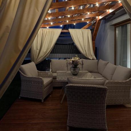 Narożnik tarasowy 207x207cm ze stołem obiadowym 95x95cm i fotelami Novici - Beige