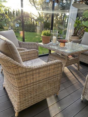 Narożnik tarasowy 207x207cm ze stołem obiadowym 95x95cm i fotelami Novici - Beige
