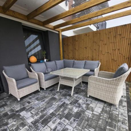 Narożnik tarasowy 207x207cm ze stołem obiadowym 95x95cm i fotelami Novici - Creme