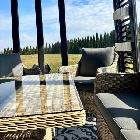Narożnik tarasowy 207x207cm ze stołem obiadowym 95x95cm i fotelami Novici - Creme