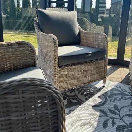 Narożnik tarasowy 207x207cm ze stołem obiadowym 95x95cm i fotelami Novici - Creme
