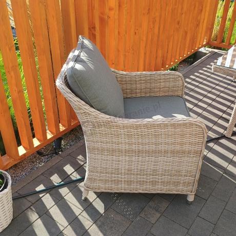 Narożnik tarasowy 207x207cm ze stołem obiadowym 95x95cm i fotelami Novici - Creme