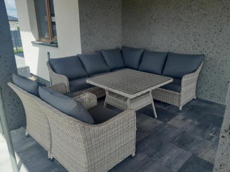 Narożnik tarasowy 207x207cm ze stołem obiadowym 95x95cm i fotelami Novici - Creme