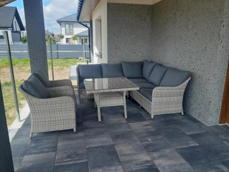 Narożnik tarasowy 207x207cm ze stołem obiadowym 95x95cm i fotelami Novici - Creme