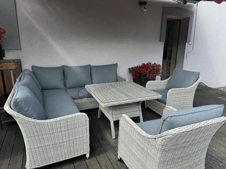 Narożnik tarasowy 207x207cm ze stołem obiadowym 95x95cm i fotelami Novici - Creme