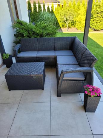 Narożnik tarasowy ze stolikiem skrzynią