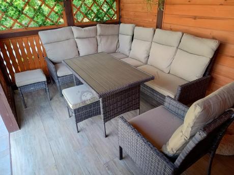 Narożnik technorattan + fotel 9 miejsc ze stołem polywood Lirata Corner Brown