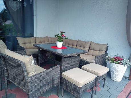 Narożnik technorattan 10 miejsc ze stołem obiadowym Perata Corner Plus Brown
