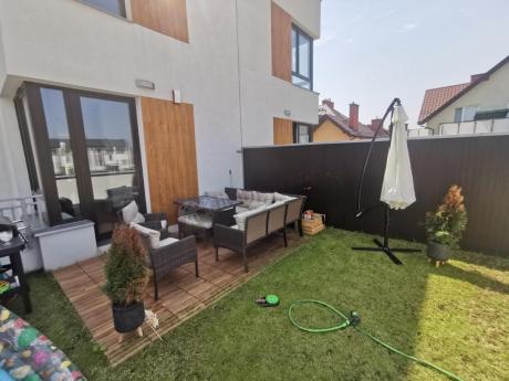 Narożnik technorattan 10 miejsc ze stołem obiadowym Perata Corner Plus Brown z parasolem