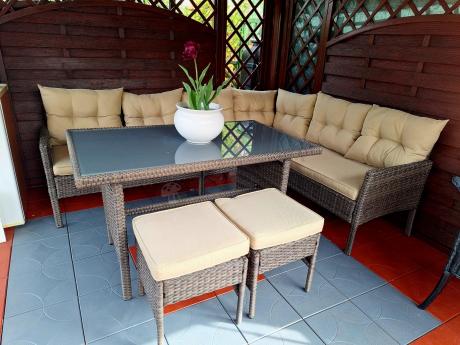 Narożnik technorattan 8 miejsc ze stołem obiadowym Perata Corner Brown