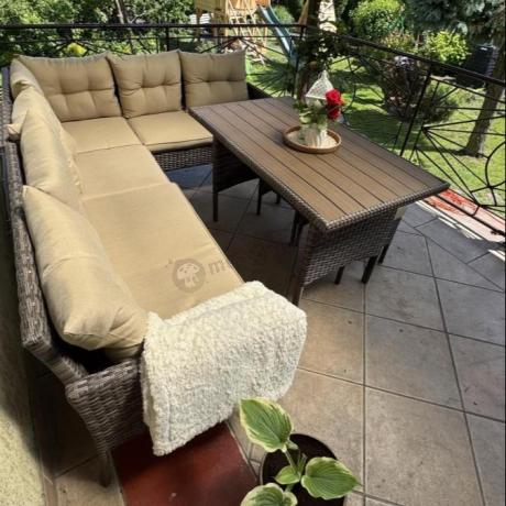 Narożnik technorattan 8 miejsc ze stołem polywood Perata Corner Brown Polywood