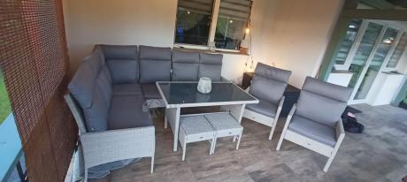 Narożnik technorattan ze stołem 120x70cm, dwoma fotelami i pufami Lirata Corner Light Grey
