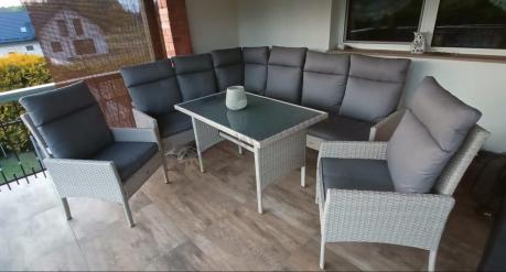 Narożnik technorattan ze stołem 120x70cm, dwoma fotelami i pufami Lirata Corner Light Grey
