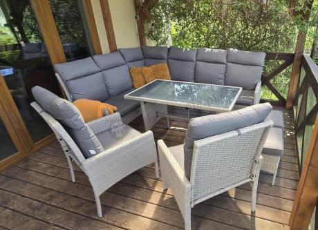 Narożnik technorattan ze stołem 120x70cm, dwoma fotelami i pufami Lirata Corner Light Grey