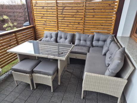 Narożnik technorattan ze stołem 120x70cm i pufami Perata Corner Light Grey