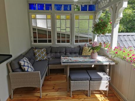 Narożnik technorattan ze stołem 120x70cm i pufami Perata Corner Light Grey