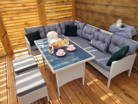 Narożnik technorattan ze stołem 120x70cm i pufami Perata Corner Light Grey