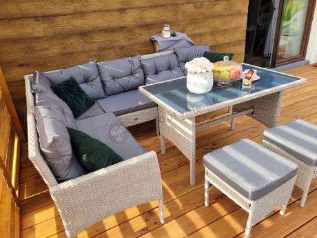 Narożnik technorattan ze stołem 120x70cm i pufami Perata Corner Light Grey