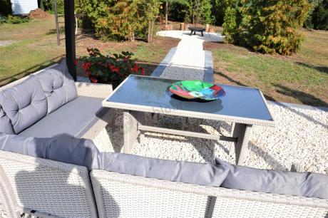 Narożnik technorattan ze stołem 120x70cm i pufami Perata Corner Light Grey