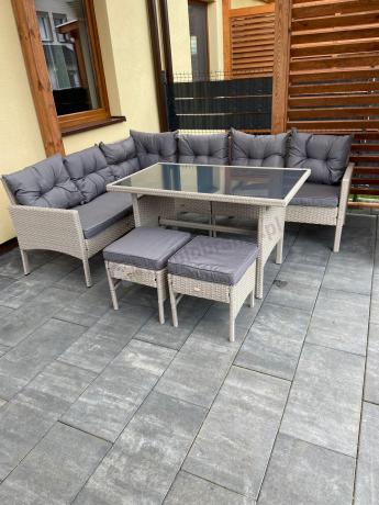 Narożnik technorattan ze stołem 120x70cm i pufami Perata Corner Light Grey