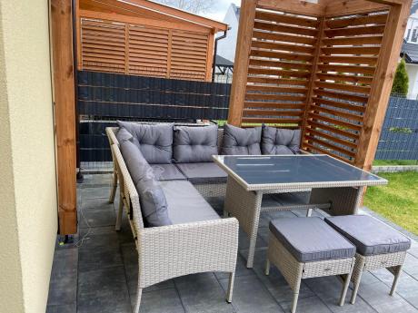 Narożnik technorattan ze stołem 120x70cm i pufami Perata Corner Light Grey