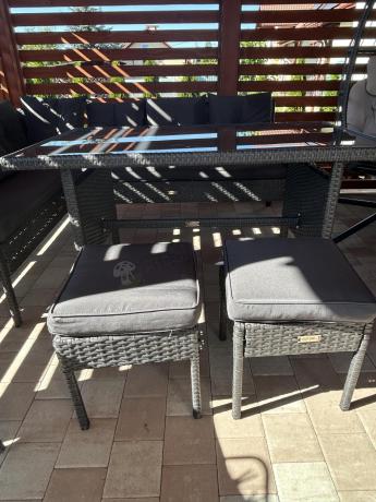 Narożnik z technorattanu 190x140cm z wysokim stołem i 3 pufami Torino Corner Anthracite