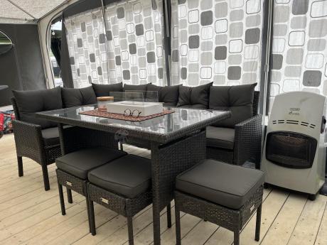 Narożnik z technorattanu 190x140cm z wysokim stołem i 3 pufami Torino Corner Anthracite