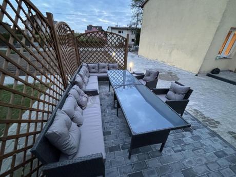 Narożnik z technorattanu 190x140cm z wysokim stołem i 3 pufami Torino Corner Anthracite