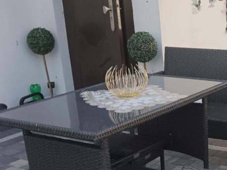 Narożnik z technorattanu 190x190cm z 3 pufami i stołem Torino Corner XL Anthracite